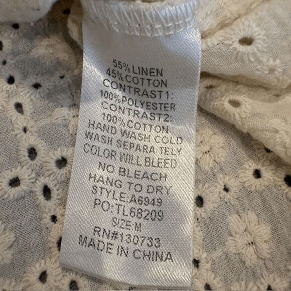 Umgee Linen Blend Short Sleeve Top Oatmeal Crochet Fringe Detail Size Medium - Picture 6 of 10